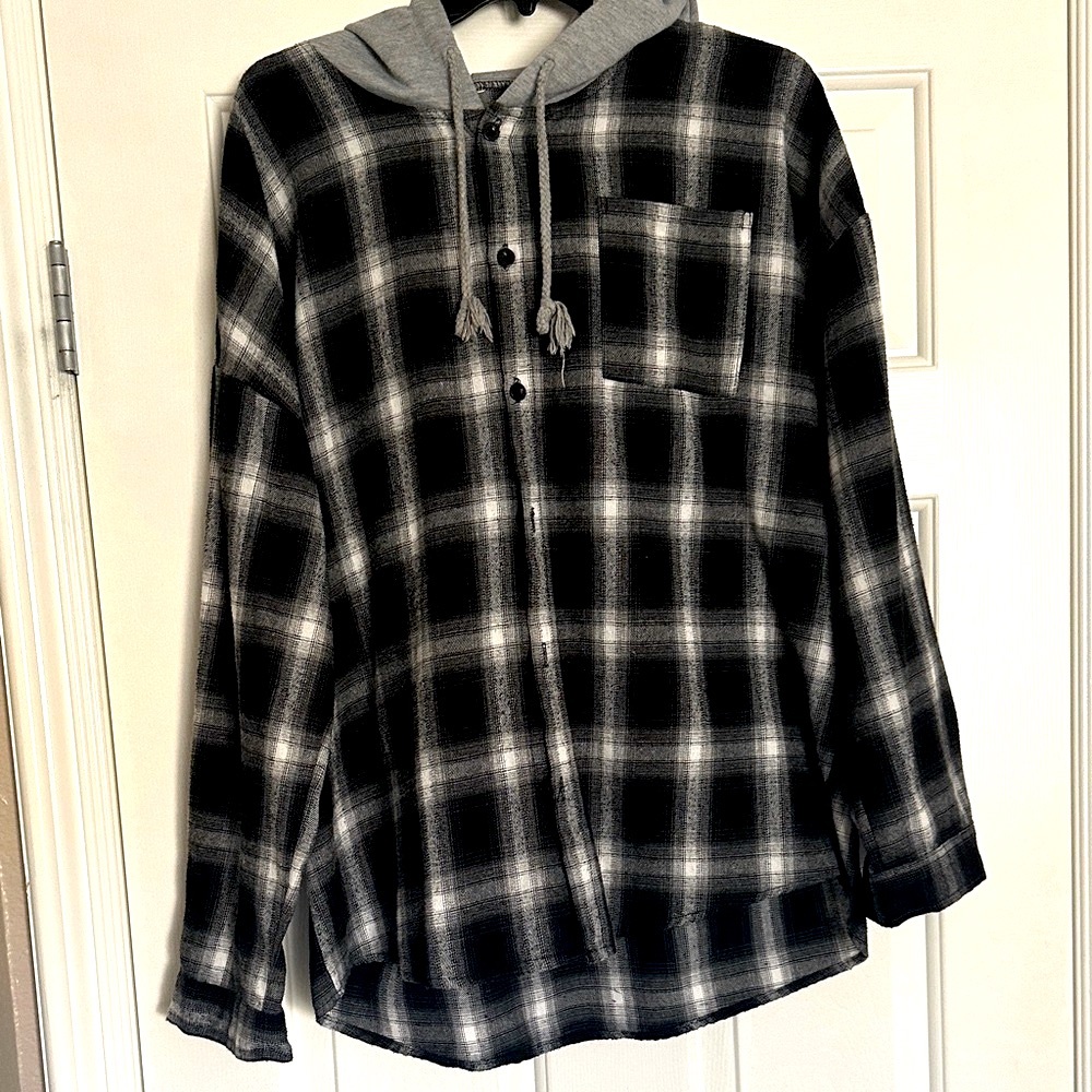 Medium Black & Gray Hooded Men’s Flannel